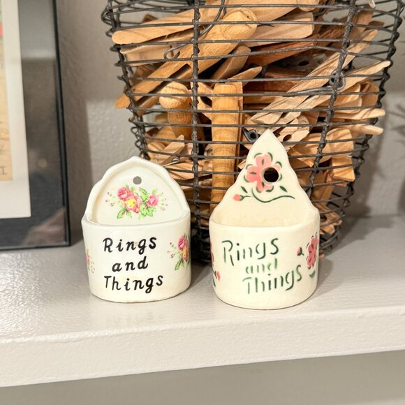 1940's Rings and Things Wall Pockets - Picture 12 of 12